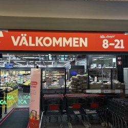 ICA Rotebro Välkommen till ICA Rotebro - matbutik i norrort där du gör klipp. Öppet alla dagar 8-21